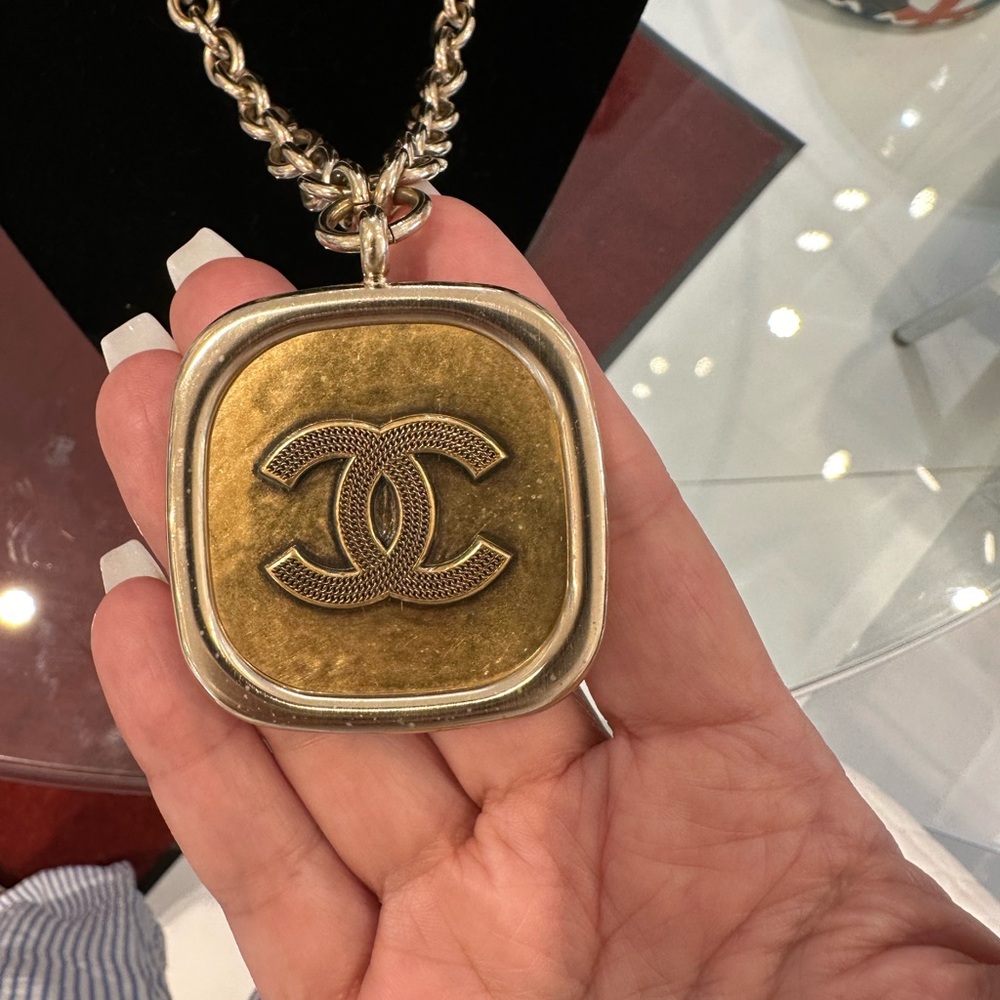 Chanel large CC necklace RARE - Picture 2 of 4
